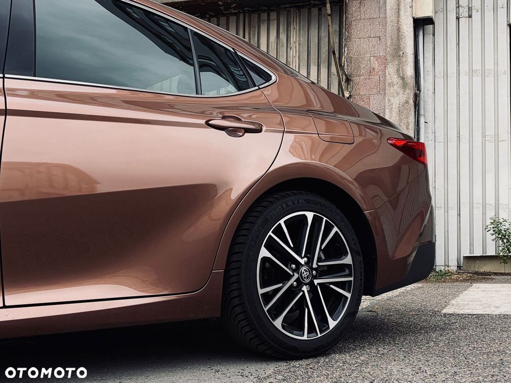 Toyota Camry - 7