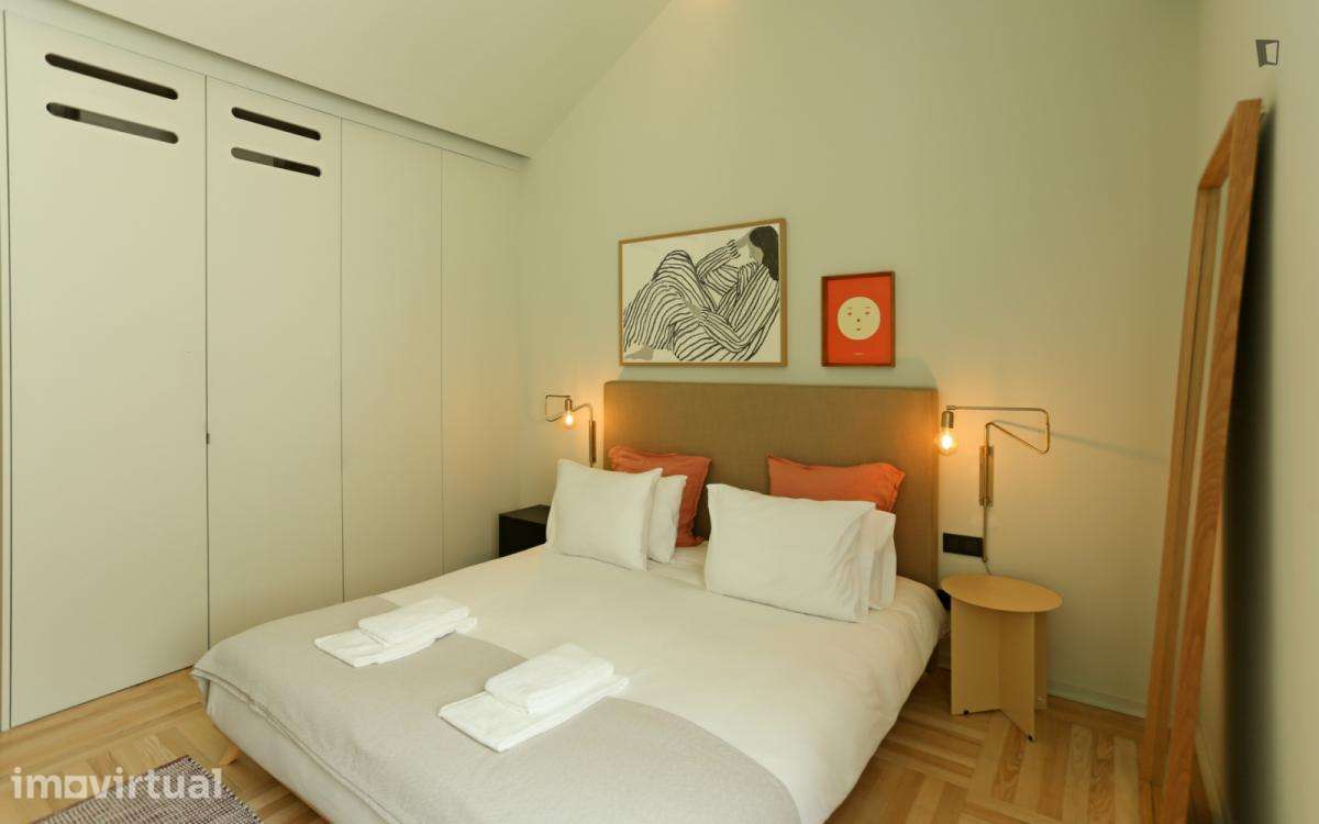 Apartamento com 1 quartos - localizado em Miragaia Porto - Grande imagem: 2/18