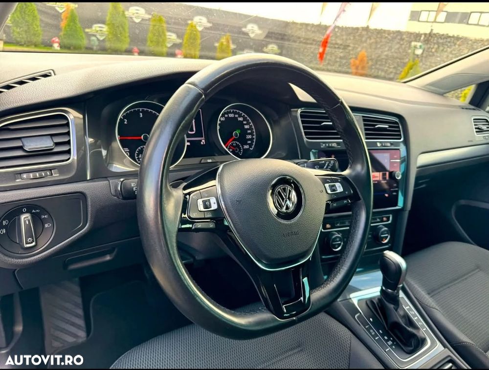 Volkswagen Golf - 3