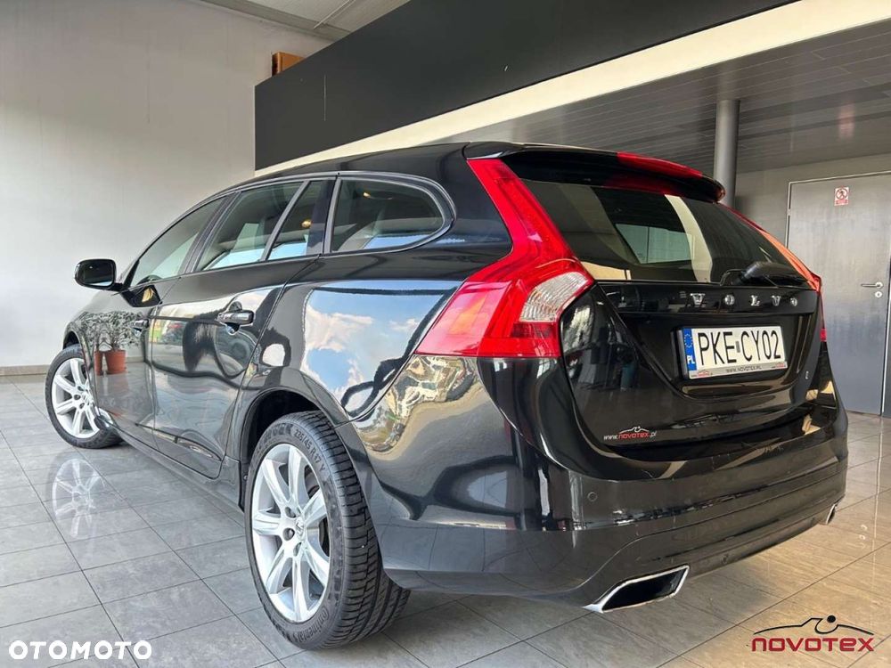 Volvo V60 T3 Momentum - 4