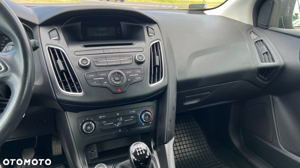 Ford Focus 1.6 Trend - 12