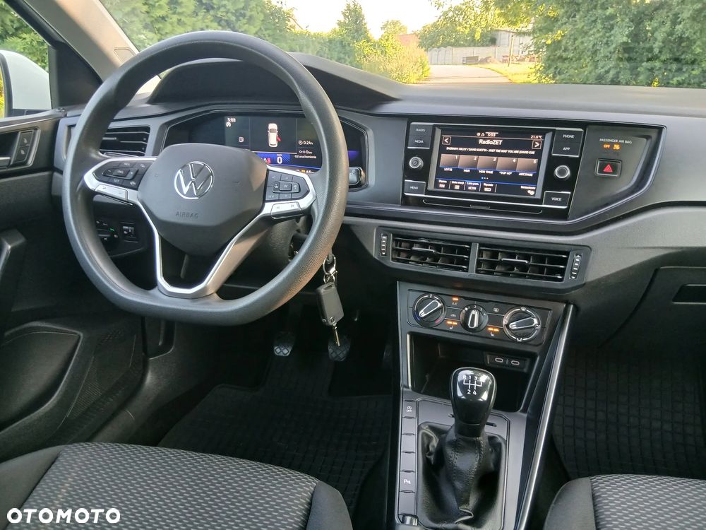 Volkswagen Polo 1.0 ACTIVE - 10
