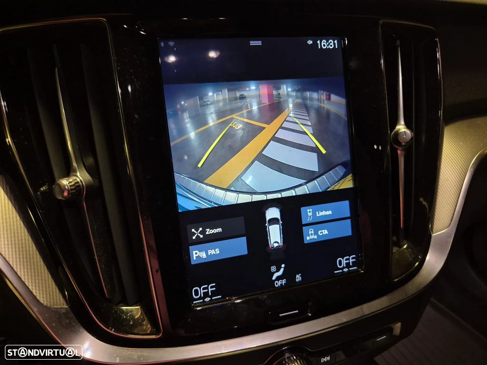 Volvo V60 2.0 D3 R-Design Geartronic - 22