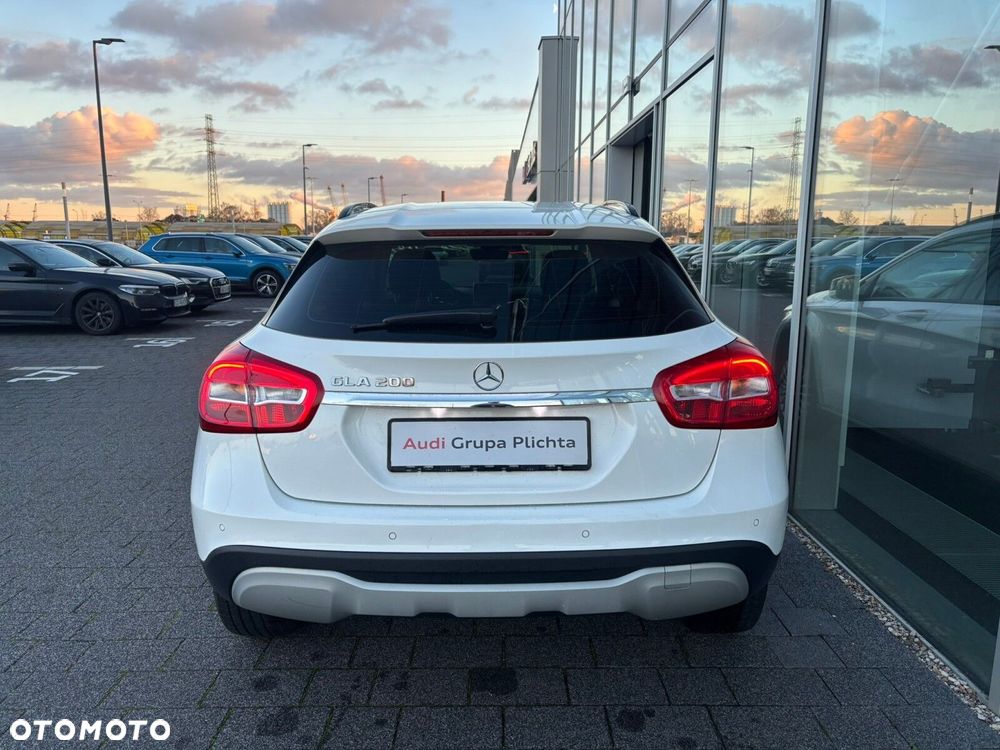 Mercedes-Benz GLA - 3