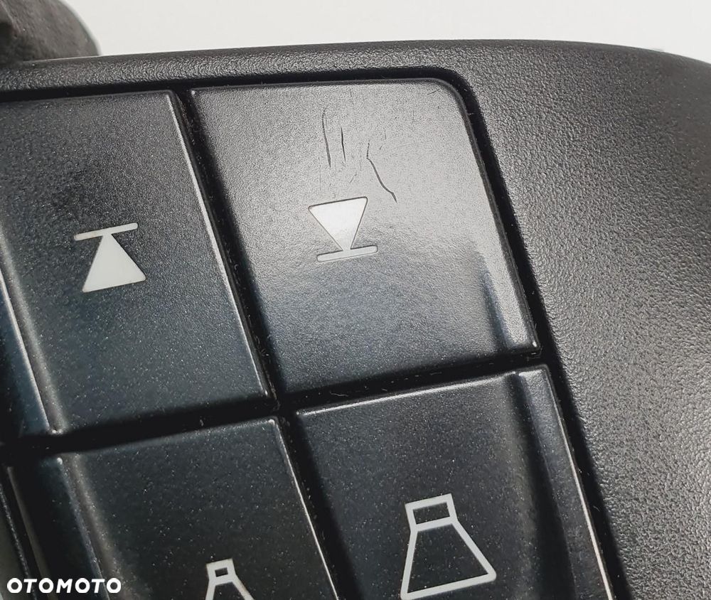PRZYCISK MULTIFUNKCJI KIEROWNICY VOLVO XC70 II - 2