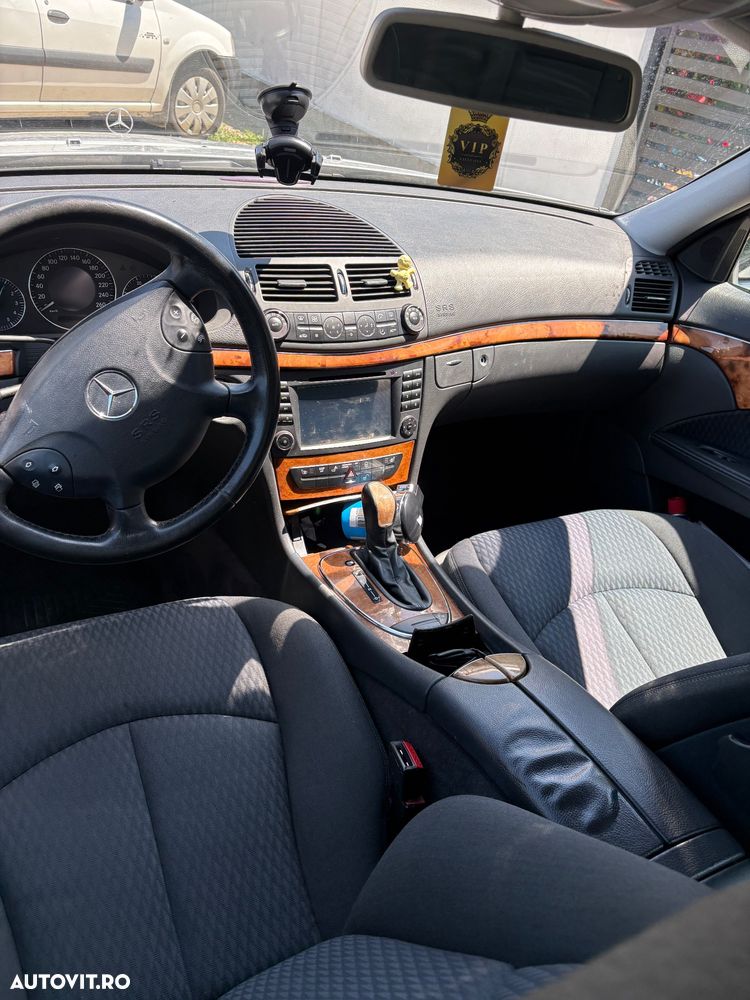 Mercedes-Benz E - 11