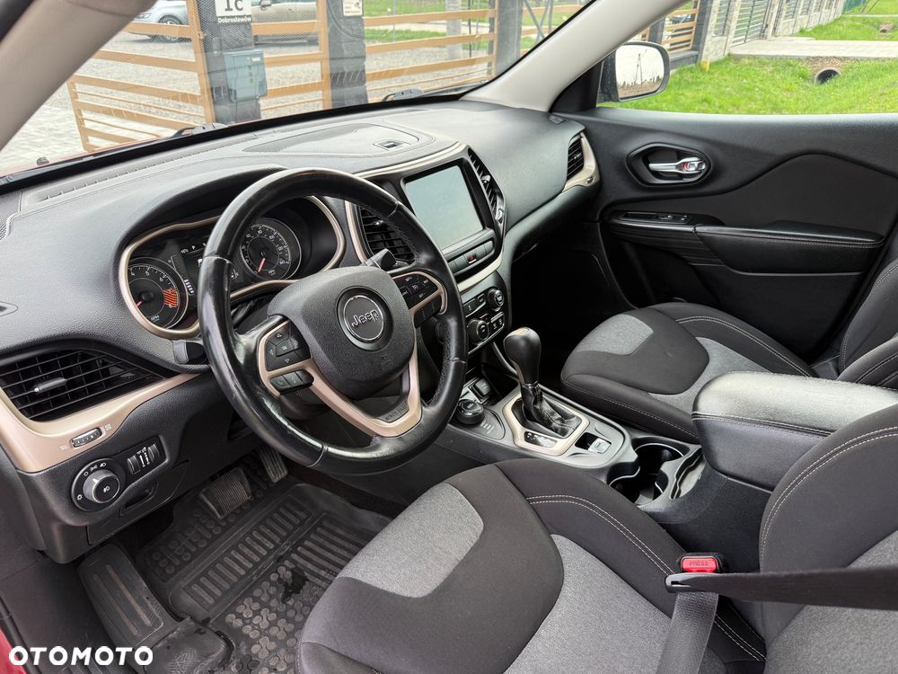 Jeep Cherokee - 12