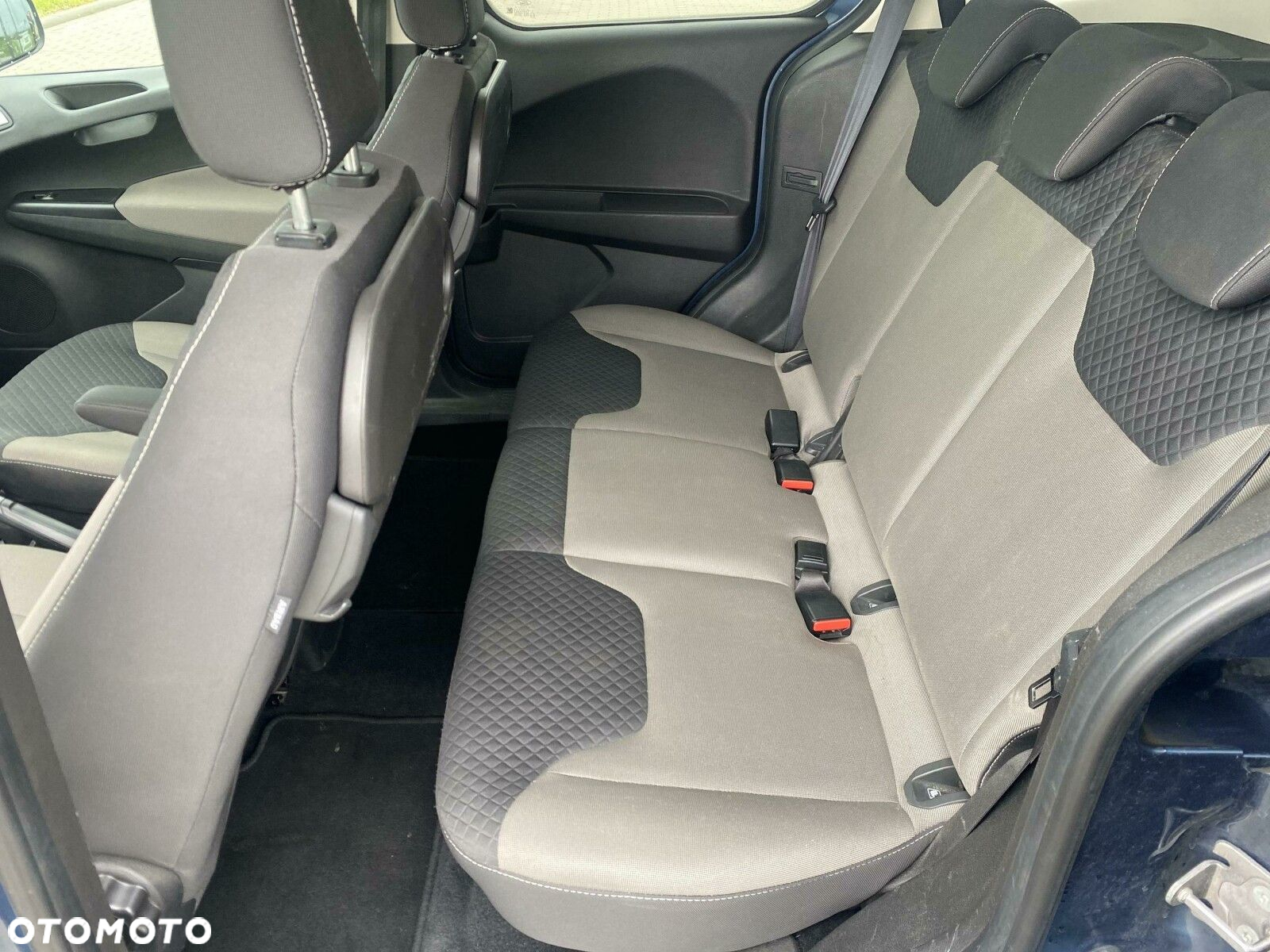 Ford Tourneo Courier - 11