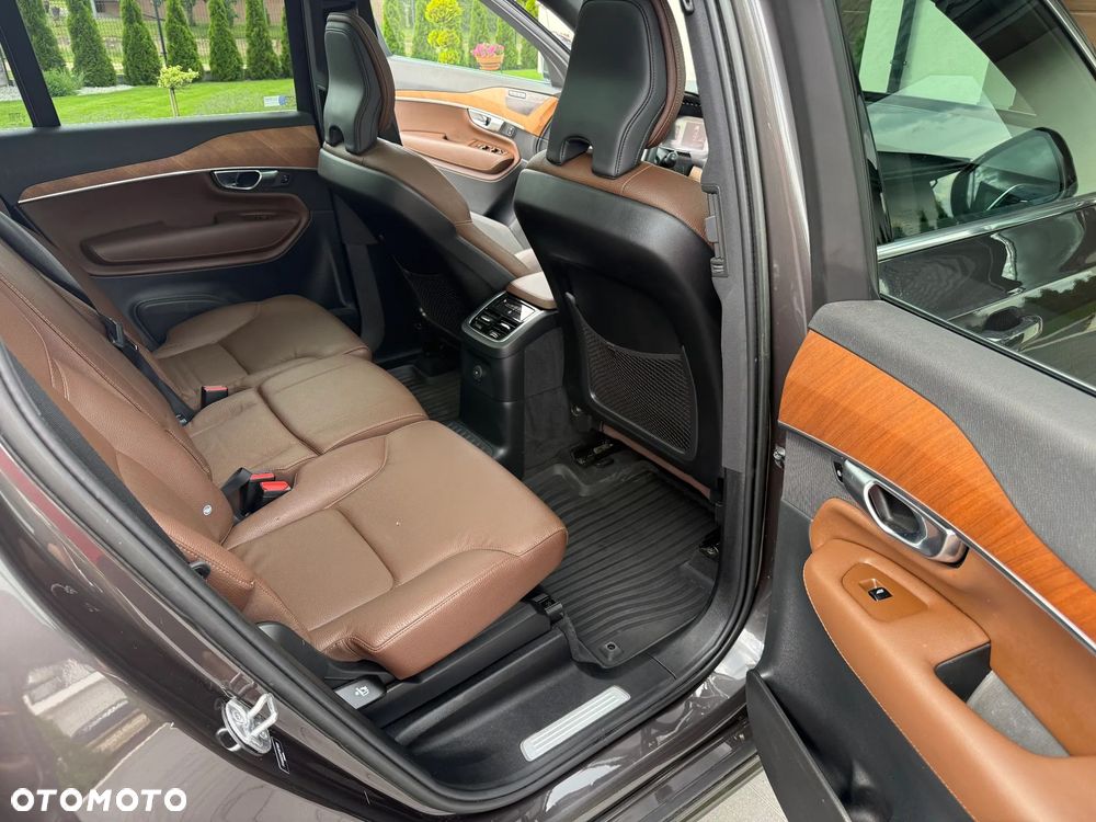 Volvo XC 90 - 23
