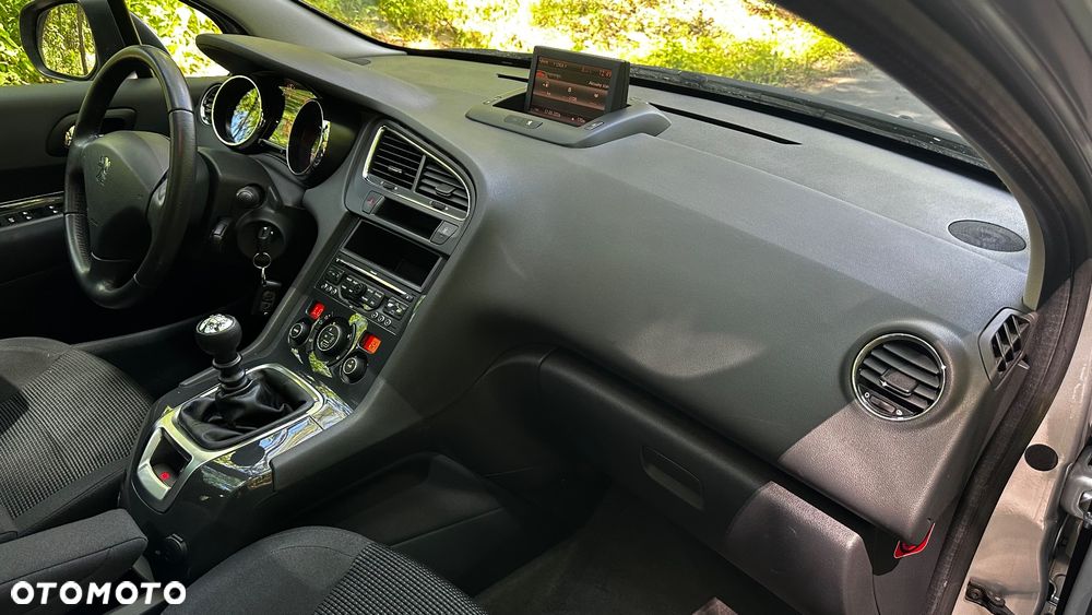 Peugeot 5008 1.6 THP Family 7os - 12