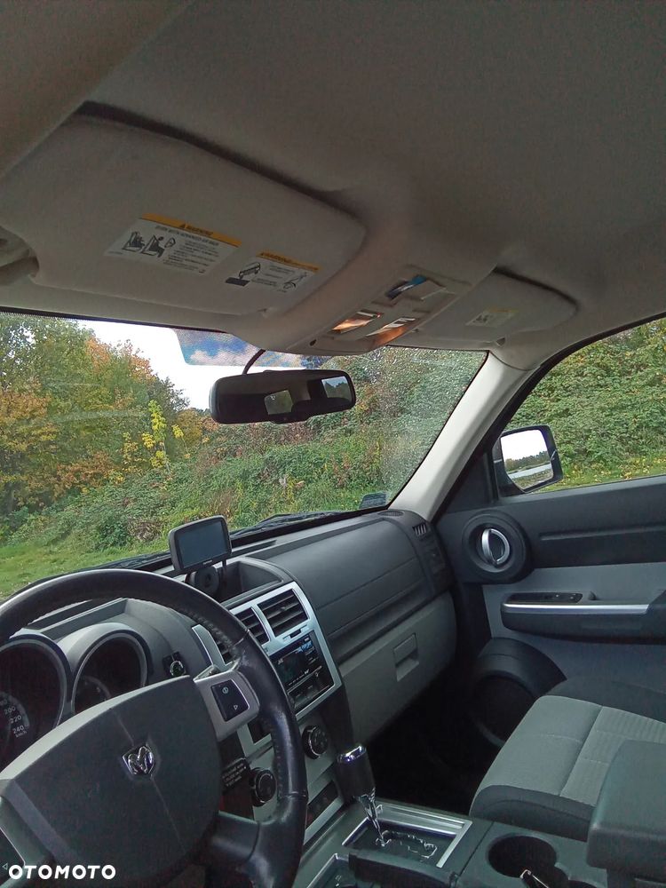 Dodge Nitro - 31