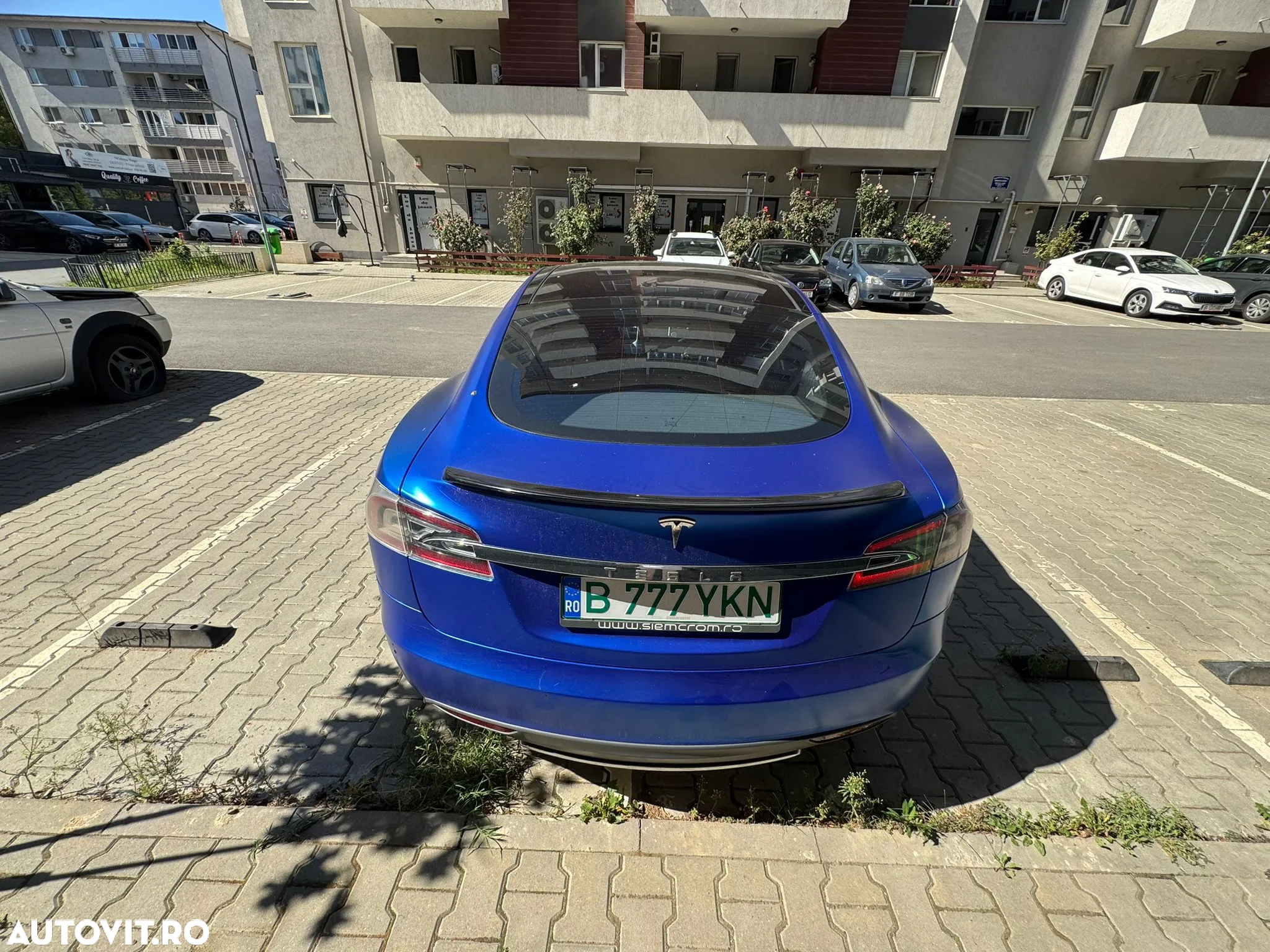 Tesla Model S - 3