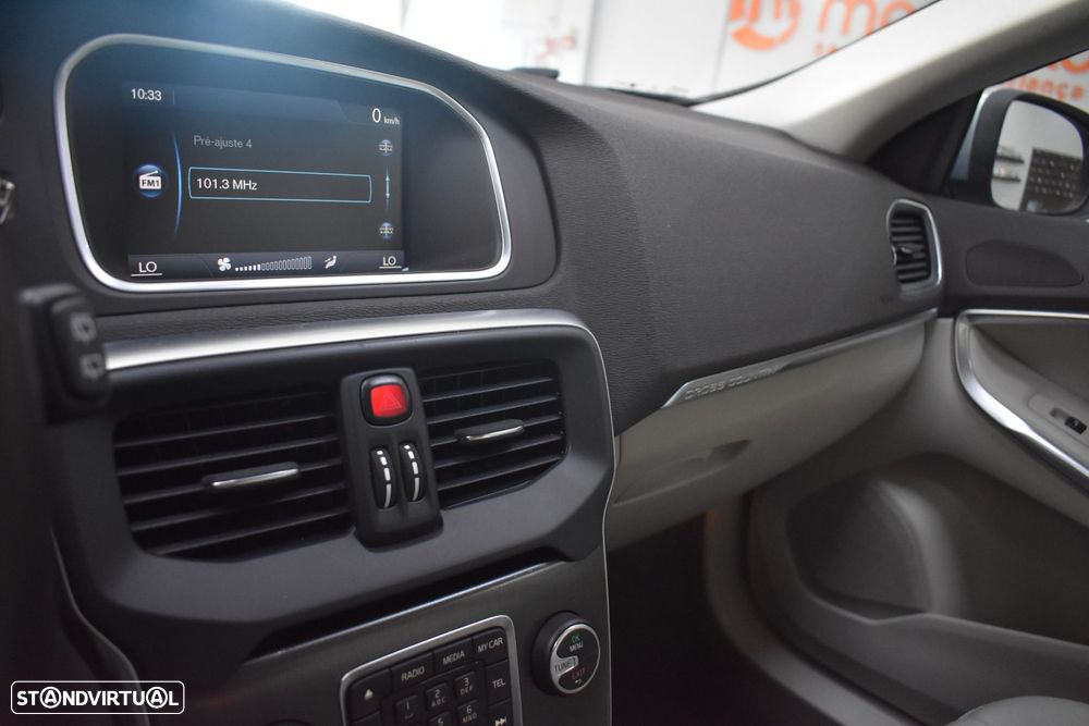 Volvo V40 Cross Country 1.6 D2 Summum - 27