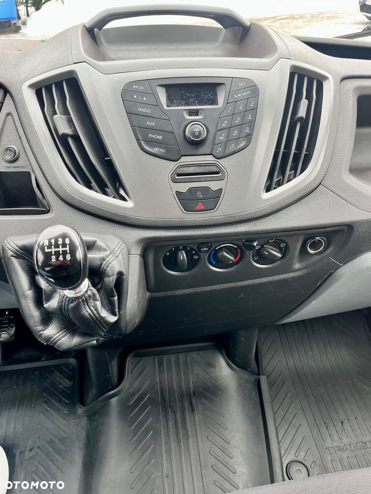 Ford Transit - 25