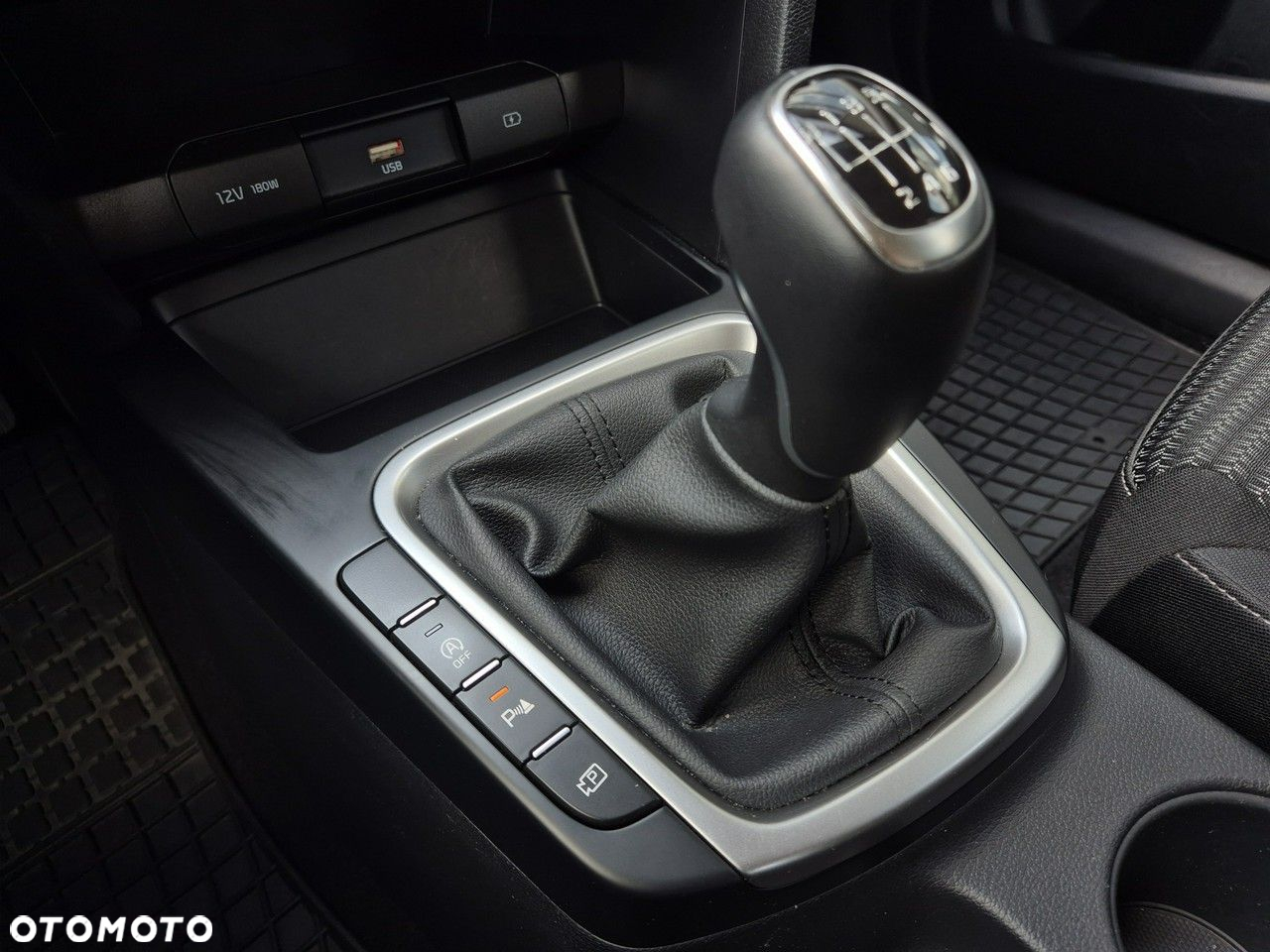Kia Ceed - 27