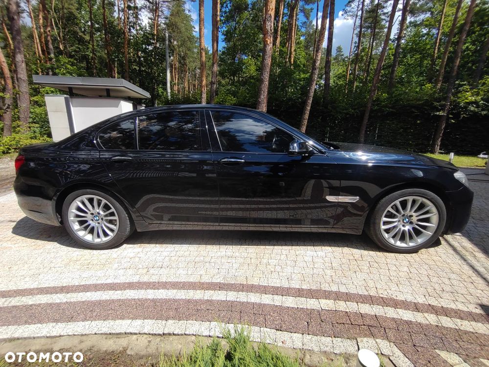BMW Seria 7 740i - 5