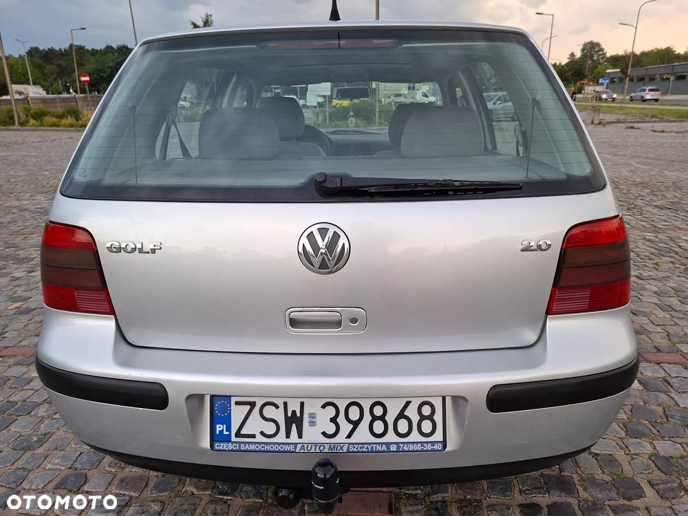 Volkswagen Golf 2.0 Comfortline - 4