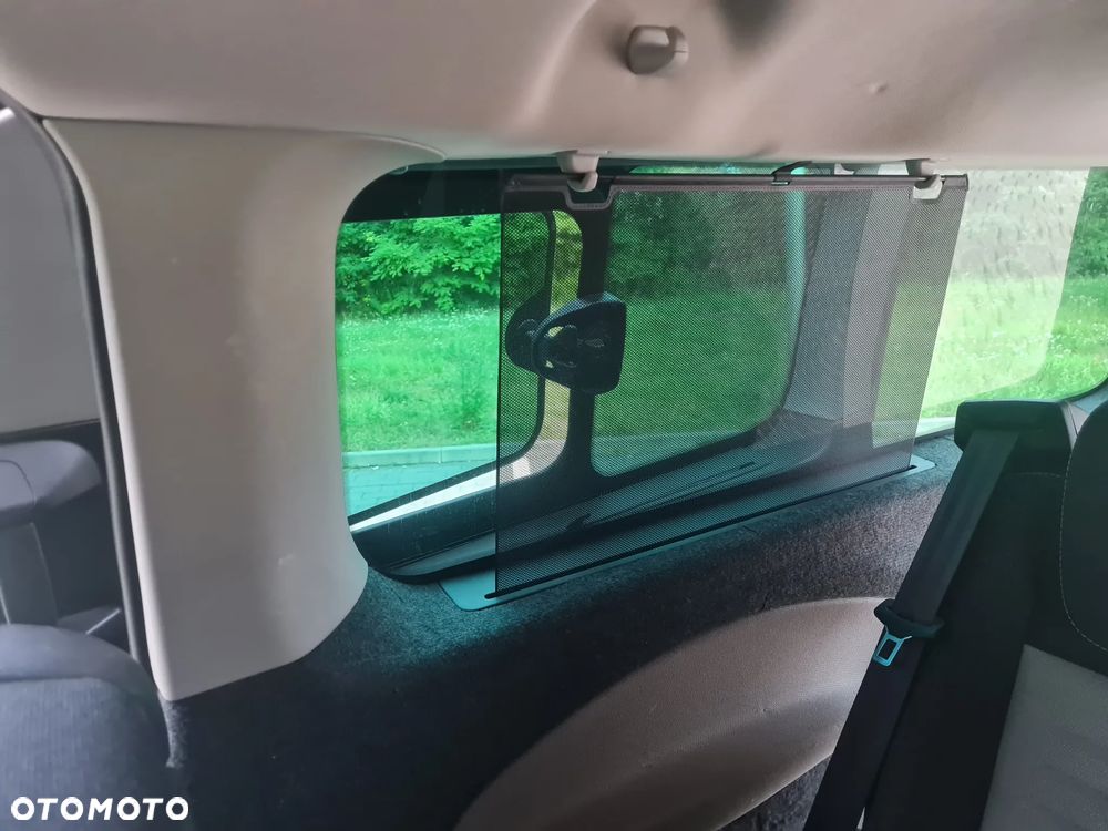 Ford Tourneo Custom - 23
