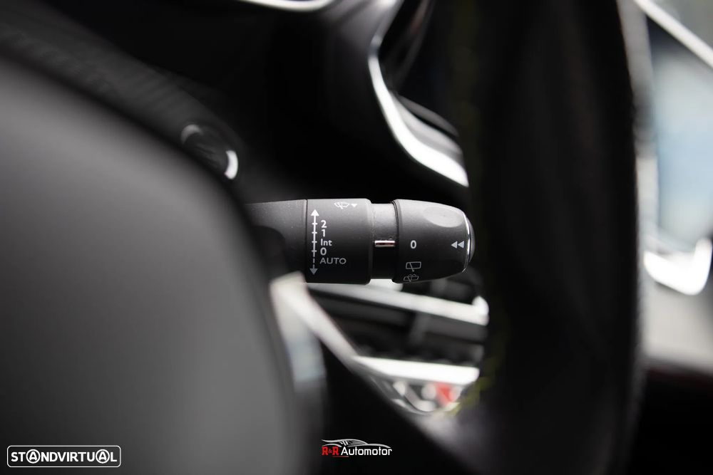 Peugeot e-2008 50 kWh GT - 35