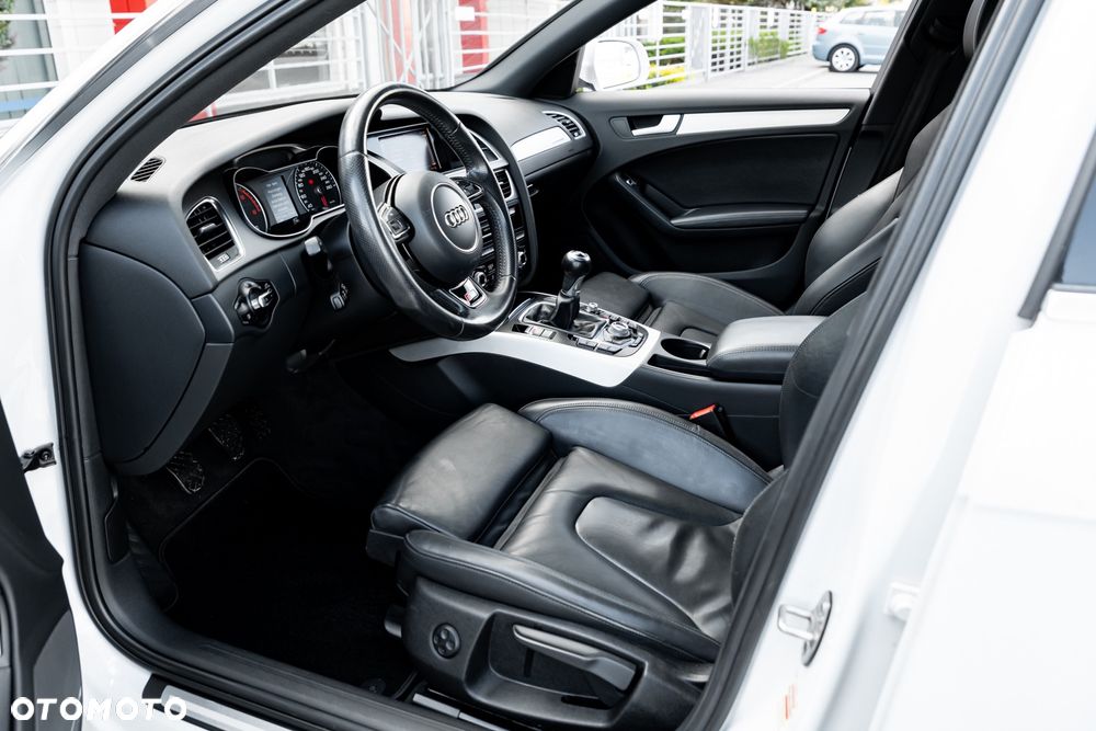 Audi A4 Avant 3.0 TDI DPF quattro S line Sportpaket - 17