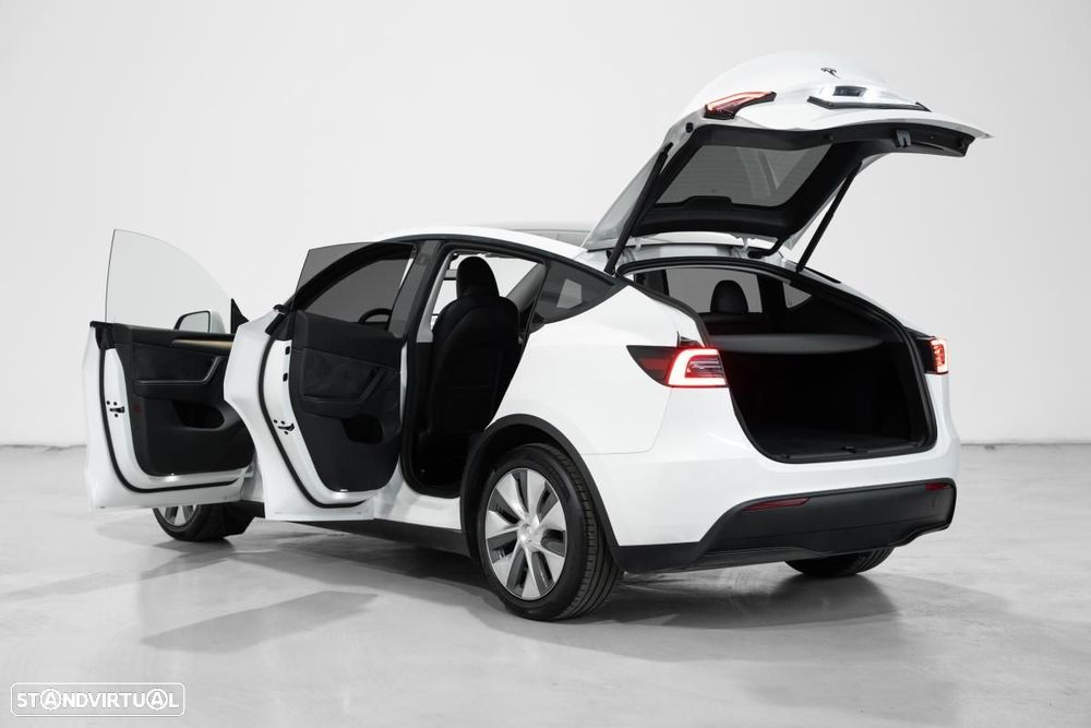 Tesla Model Y Long Range Dual Motor AWD - 6