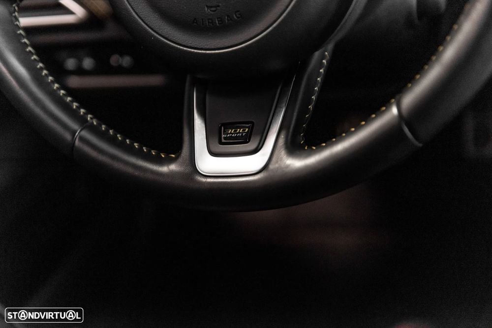 Jaguar XE 2.0 i4 R-Dynamic HSE AWD - 20