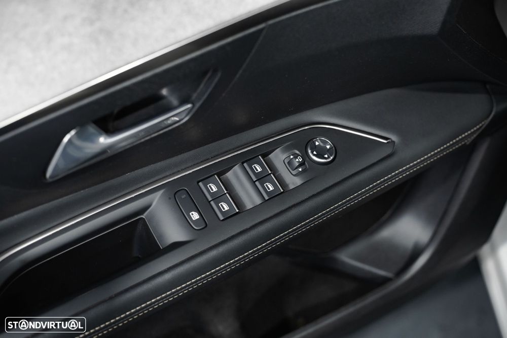 Peugeot 3008 1.6 Hybrid GT e-EAT8 - 32