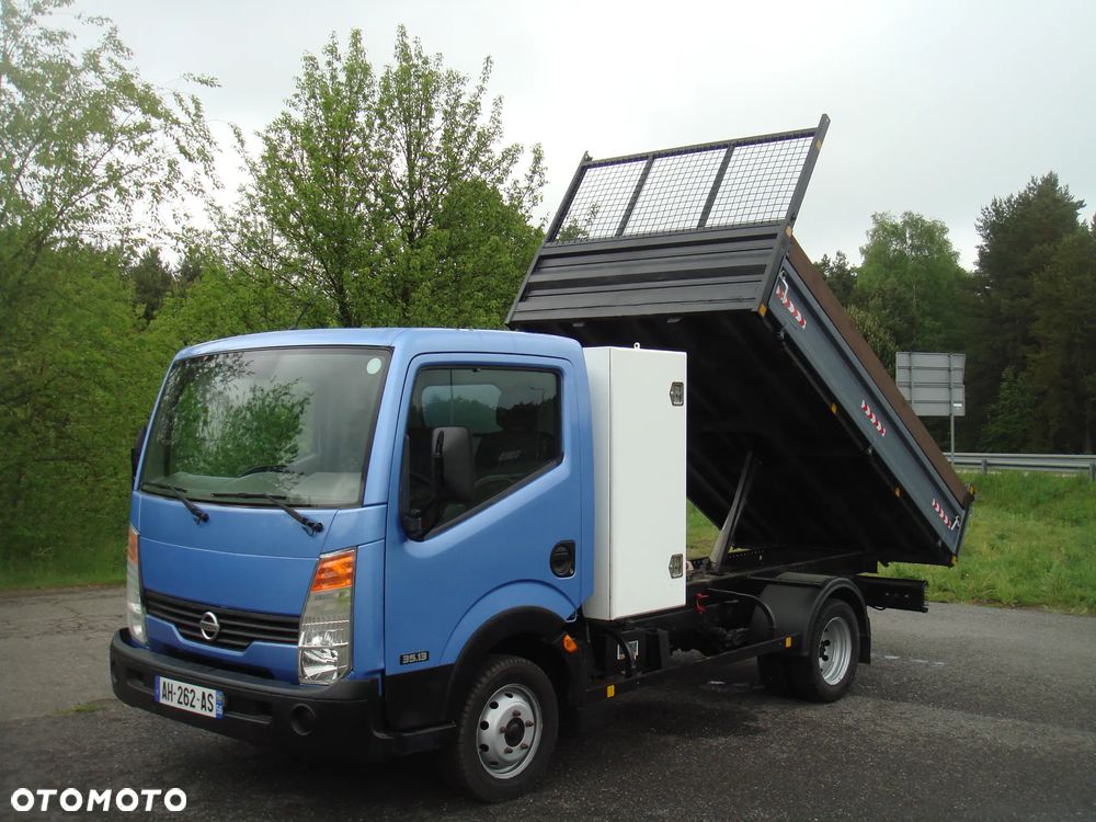 Nissan CABSTAR - 3
