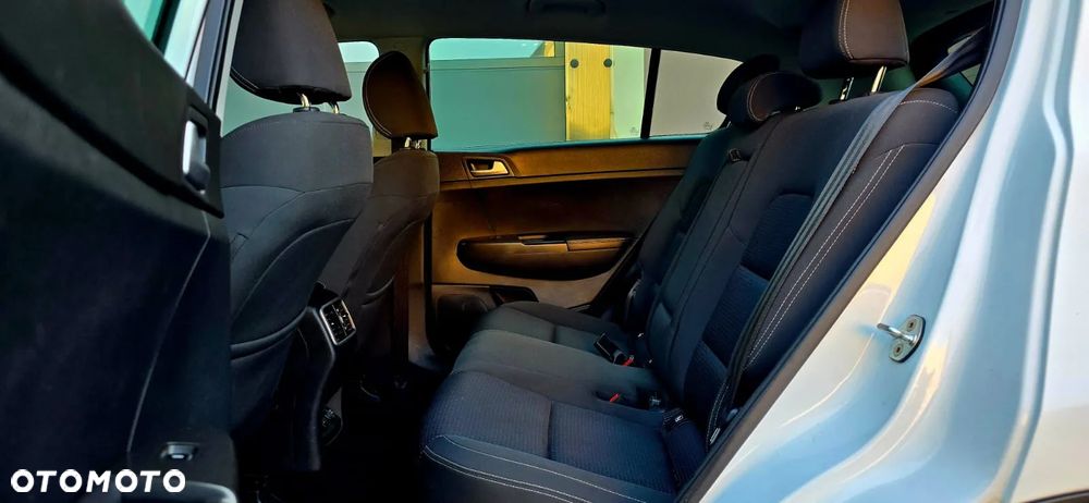 Kia Sportage 1.6 GDI 2WD Dream-Team Edition - 26