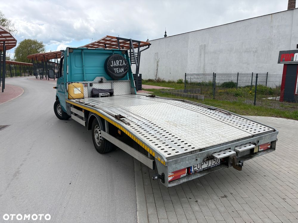 Mercedes-Benz Sprinter - 14