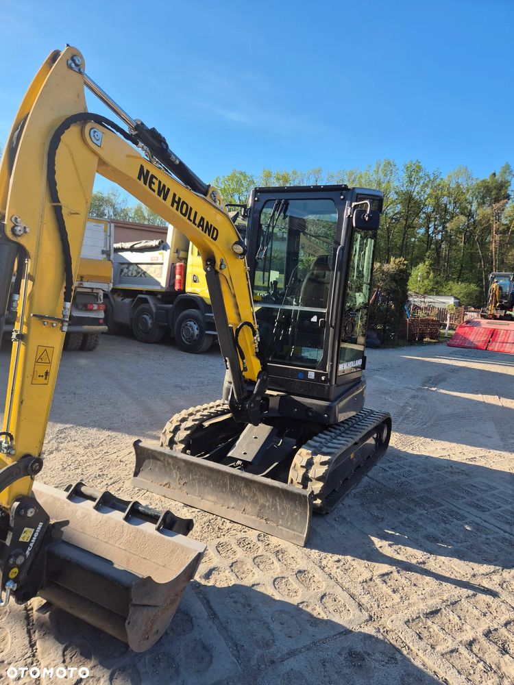 New Holland E25D - 2