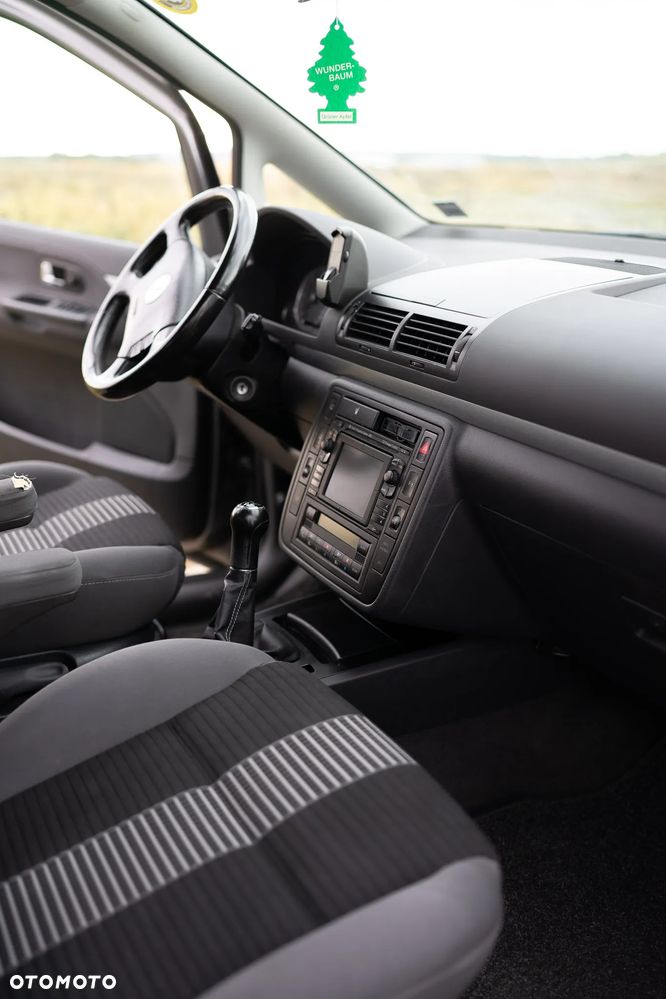 Volkswagen Sharan 2.0 TDI 4MOTION Blue Motion Life - 11