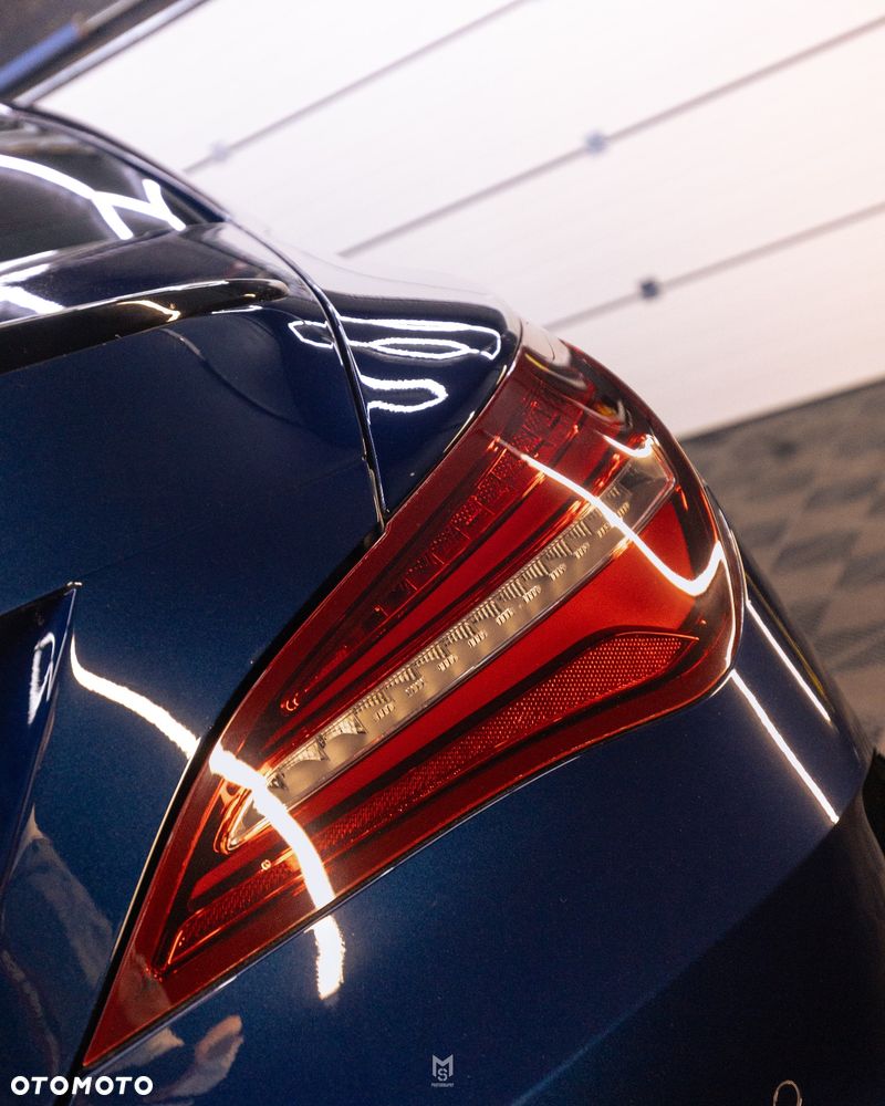 Mercedes-Benz CLA 220 4-Matic AMG Line - 10