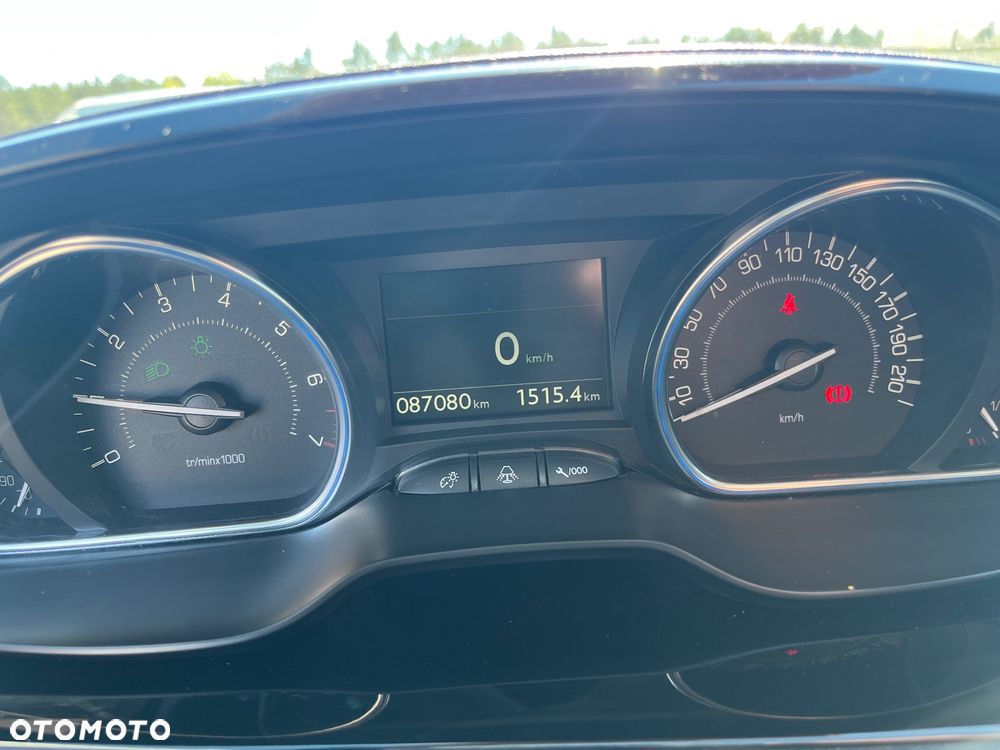 Peugeot 2008 PureTech 130 Allure - 11
