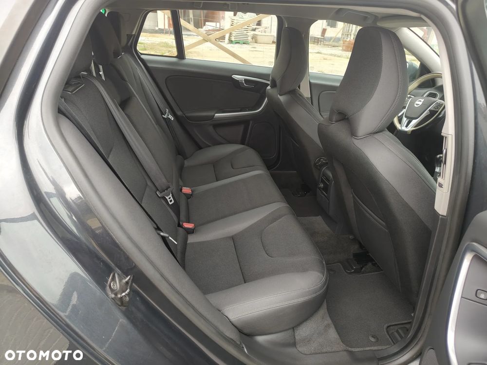 Volvo V60 D3 Kinetic - 24