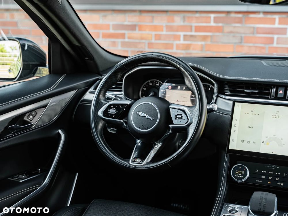 Jaguar F-Pace D200 AWD R-Dynamic S - 31