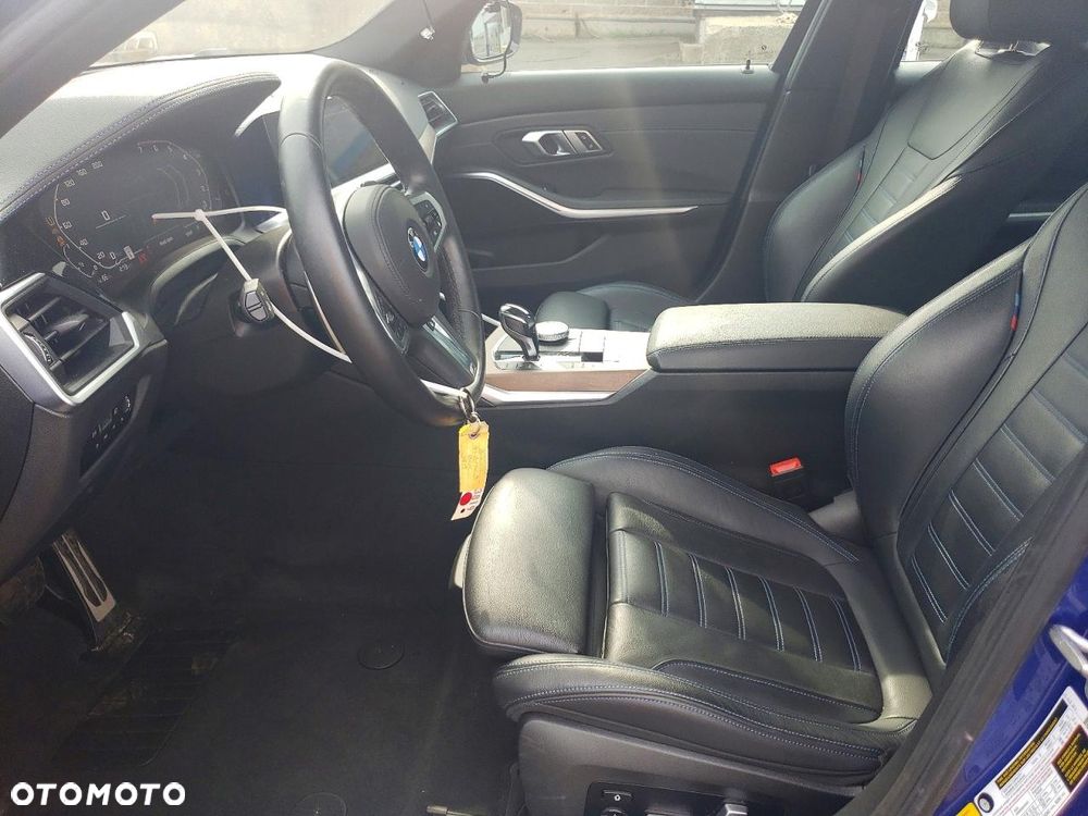 BMW Seria 3 330i xDrive M Sport - 8