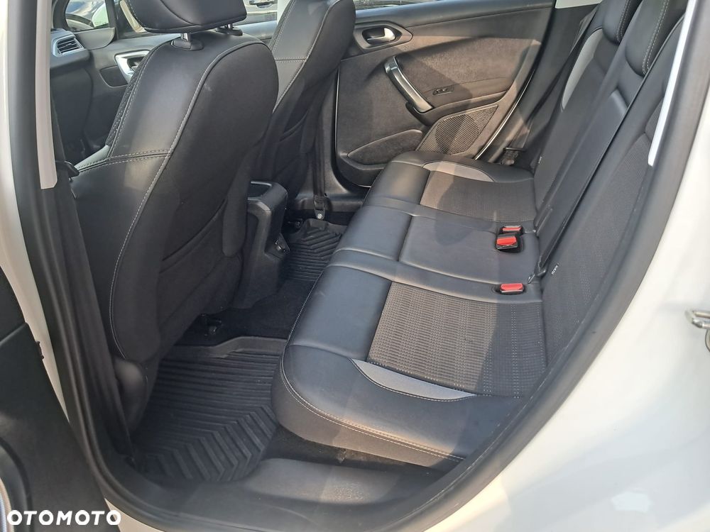 Peugeot 2008 PureTech 110 Stop&Start Allure - 14