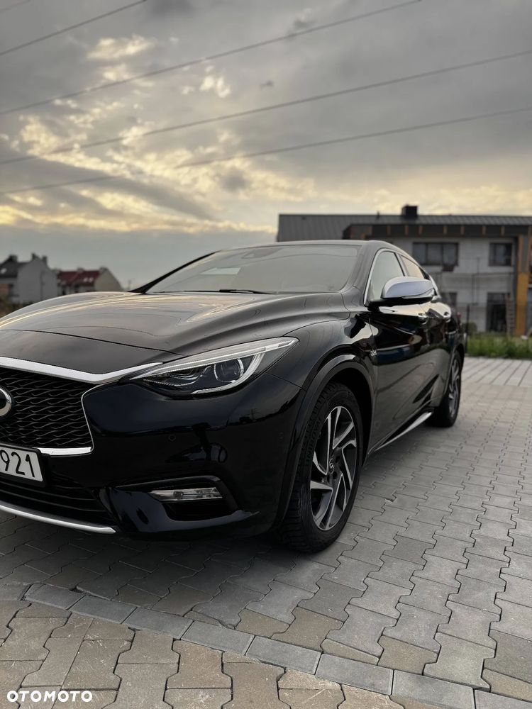Infiniti Q30 2.2d City Black Edition AWD 7DCT - 5