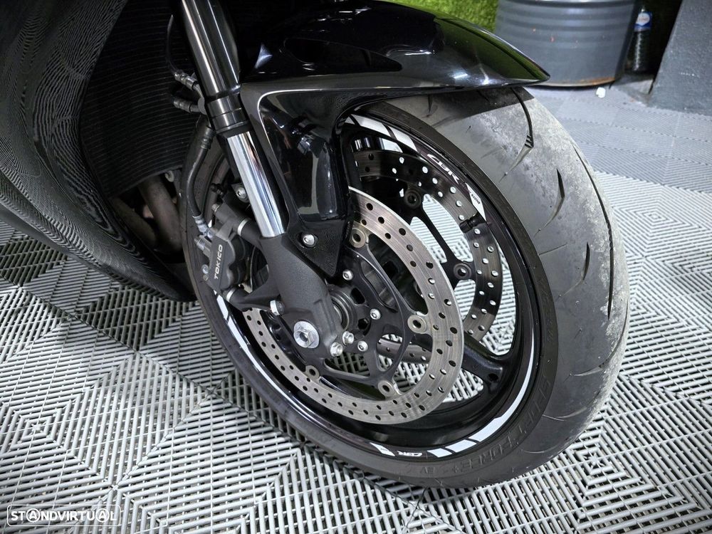 Honda CBR 1000 RR Fireblade - 20