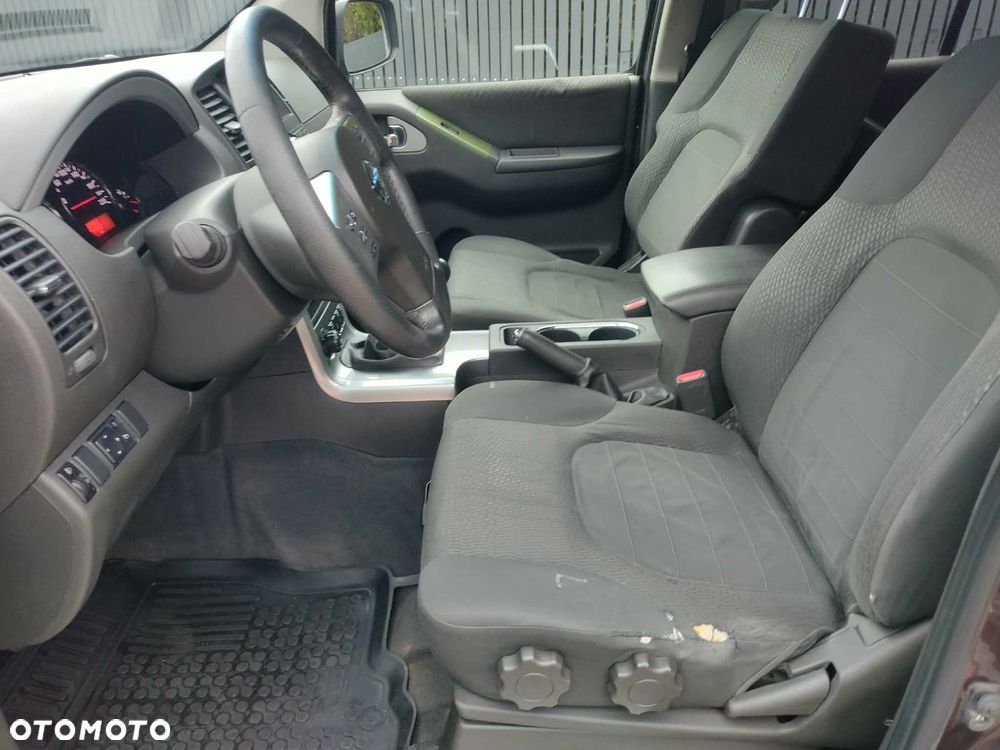 Nissan Pathfinder 2.5 DCi LE - 6