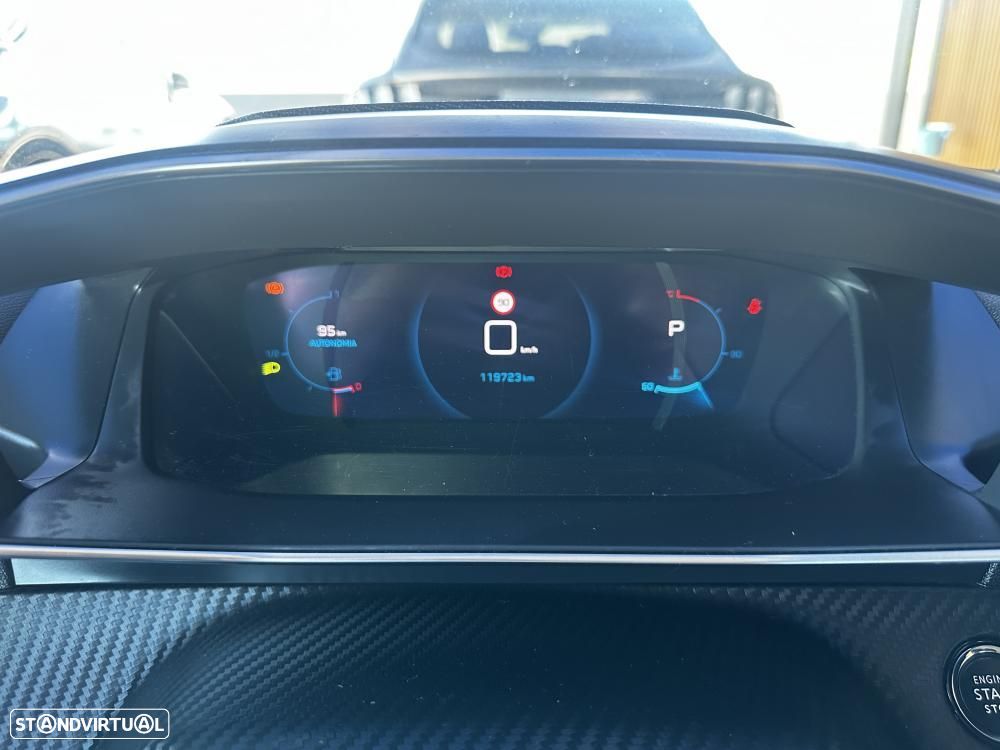 Peugeot 208 1.2 PureTech Allure EAT8 - 18