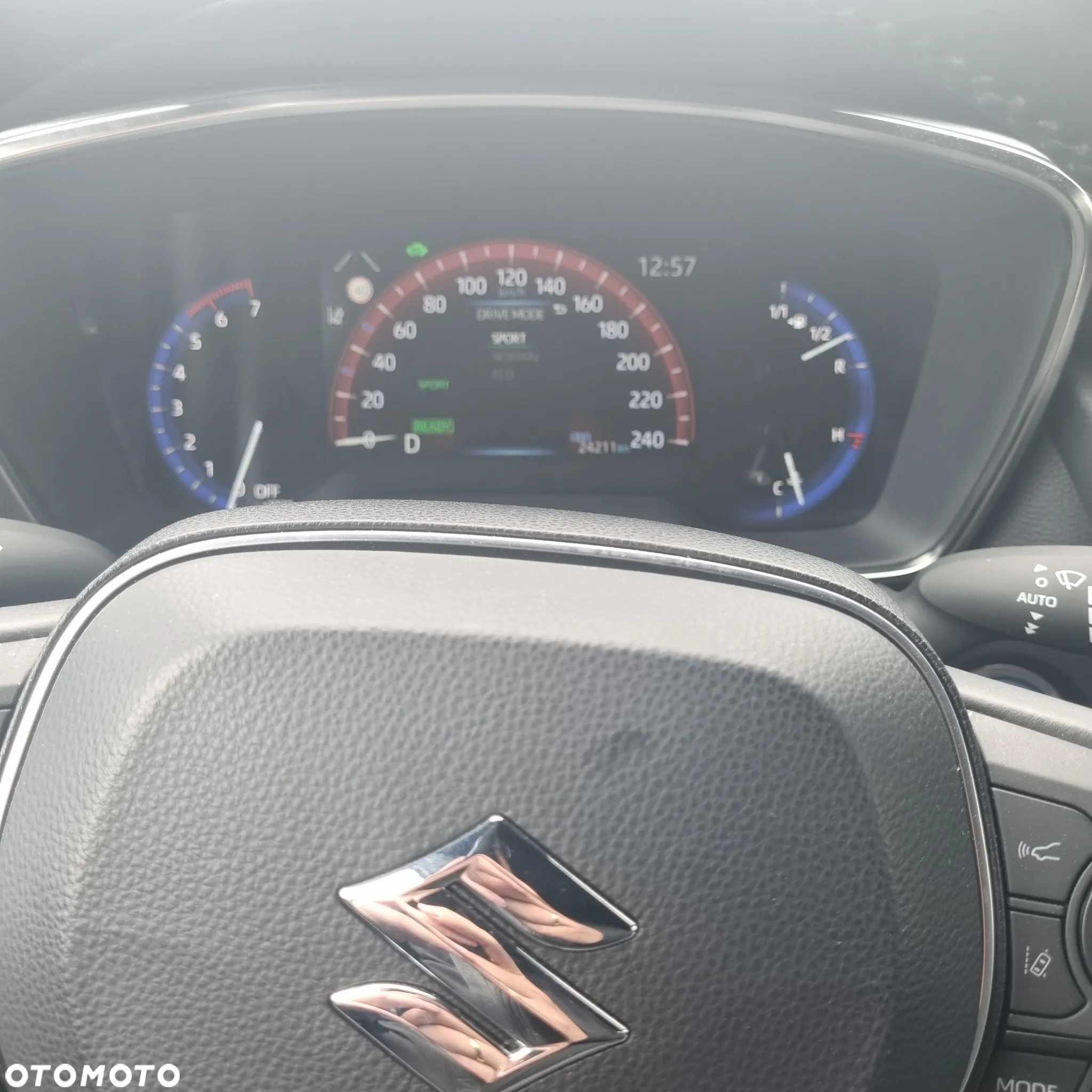 Suzuki Swace 1.8 Hybrid Premium Plus CVT - 14