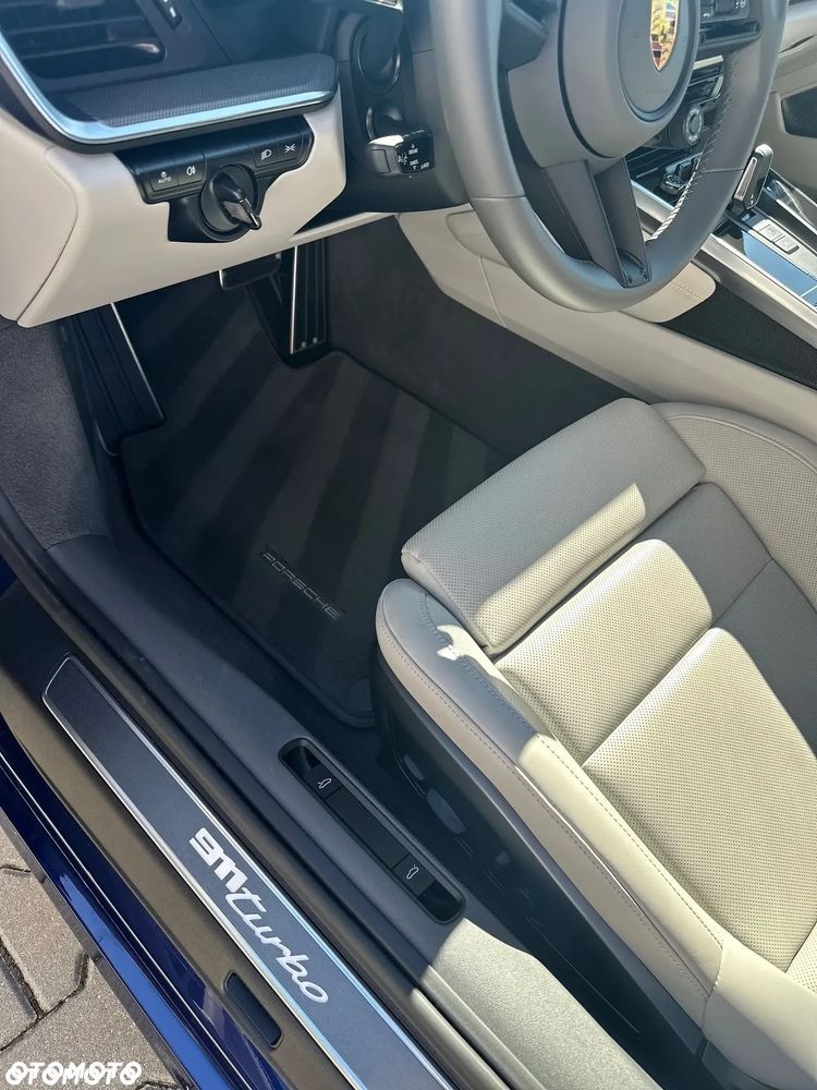 Porsche 911 Turbo - 12