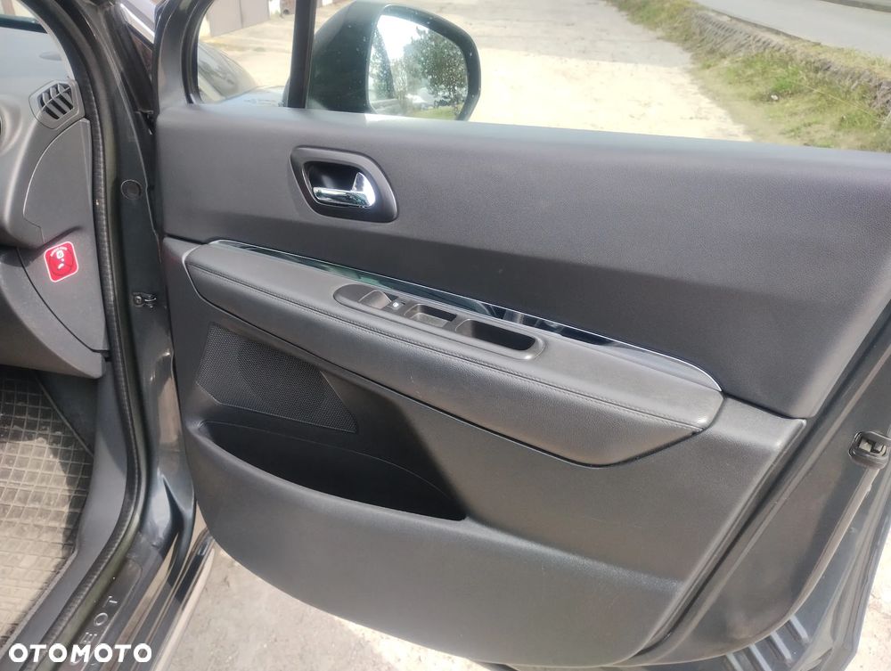 Peugeot 3008 HDi 115 Active - 21