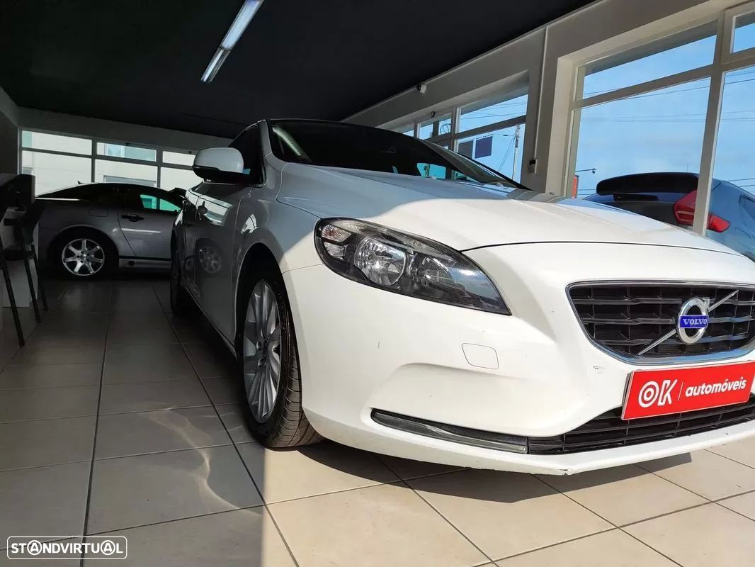 Volvo V40 1.6 D2 Momentum - 1