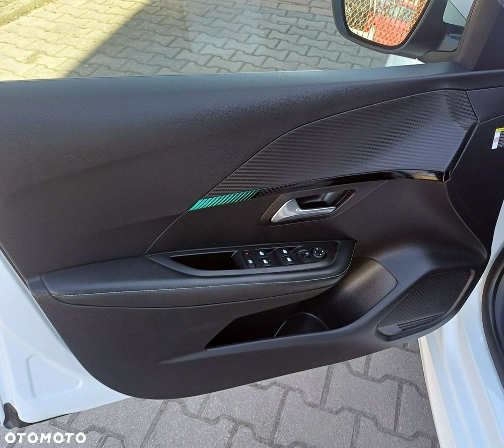 Peugeot 208 - 17