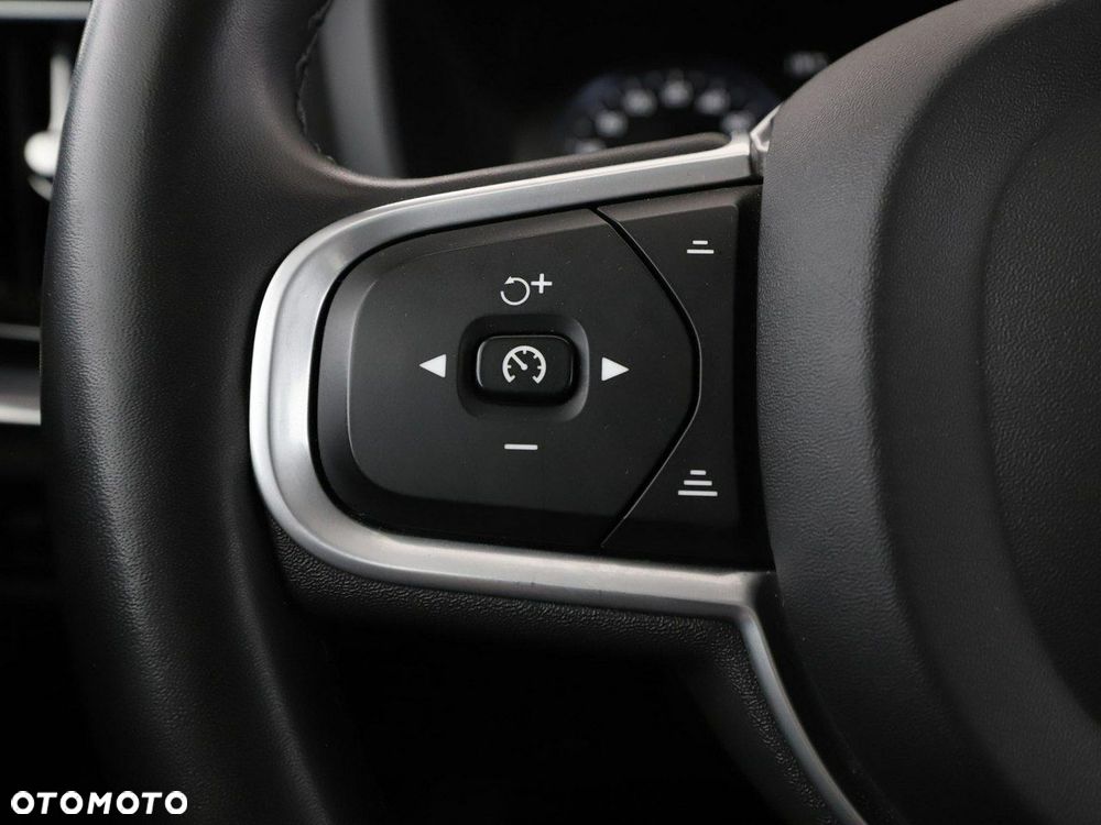 Volvo V60 B4 D Geartronic Momentum Pro - 32