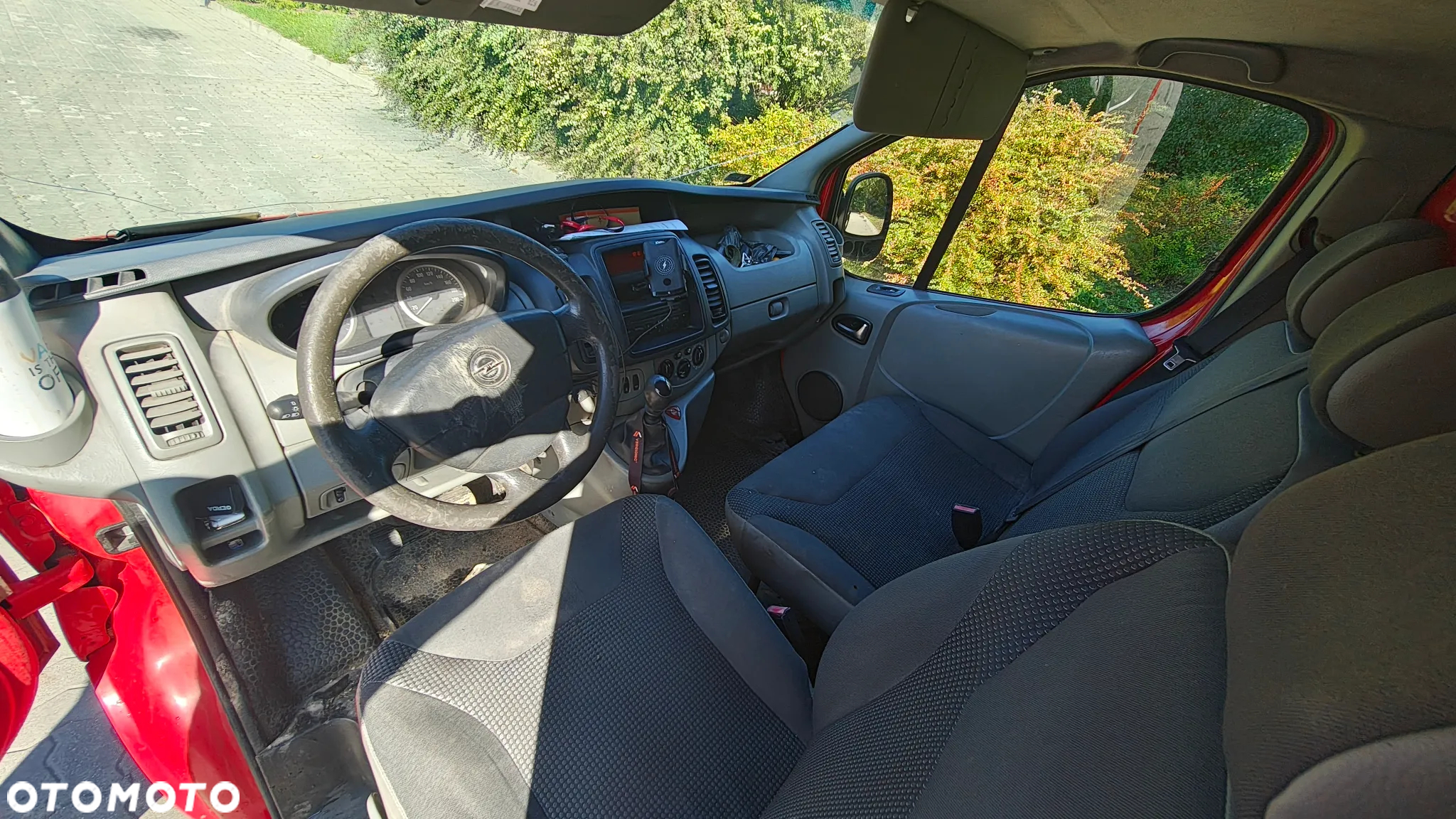 Opel VIVARO 2.0 - 8