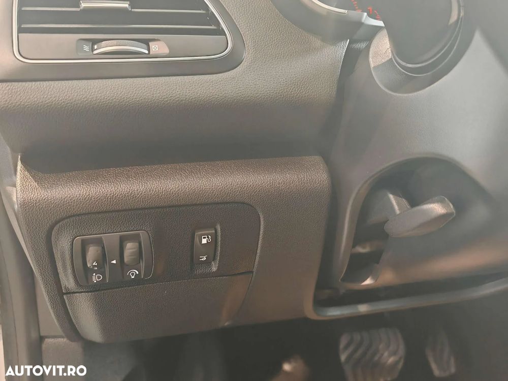 Renault Megane TCE 140 EDC Techno - 33